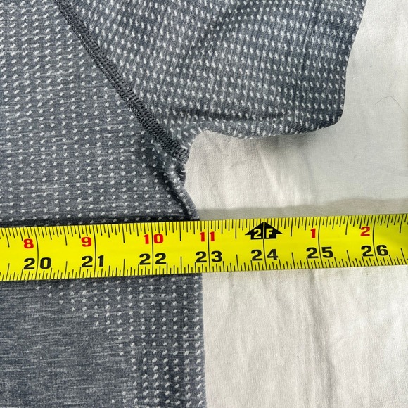 Lululemon Polo Shirt Mens 2XL Gray Performance Athleisure Golf Stretch Tech - Picture 8 of 10